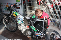 08